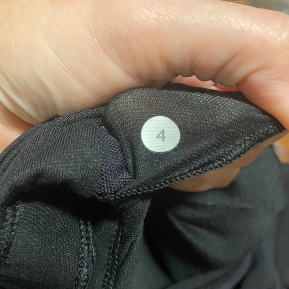 Lululemon Running In The City Tank - Picture 6 of 6